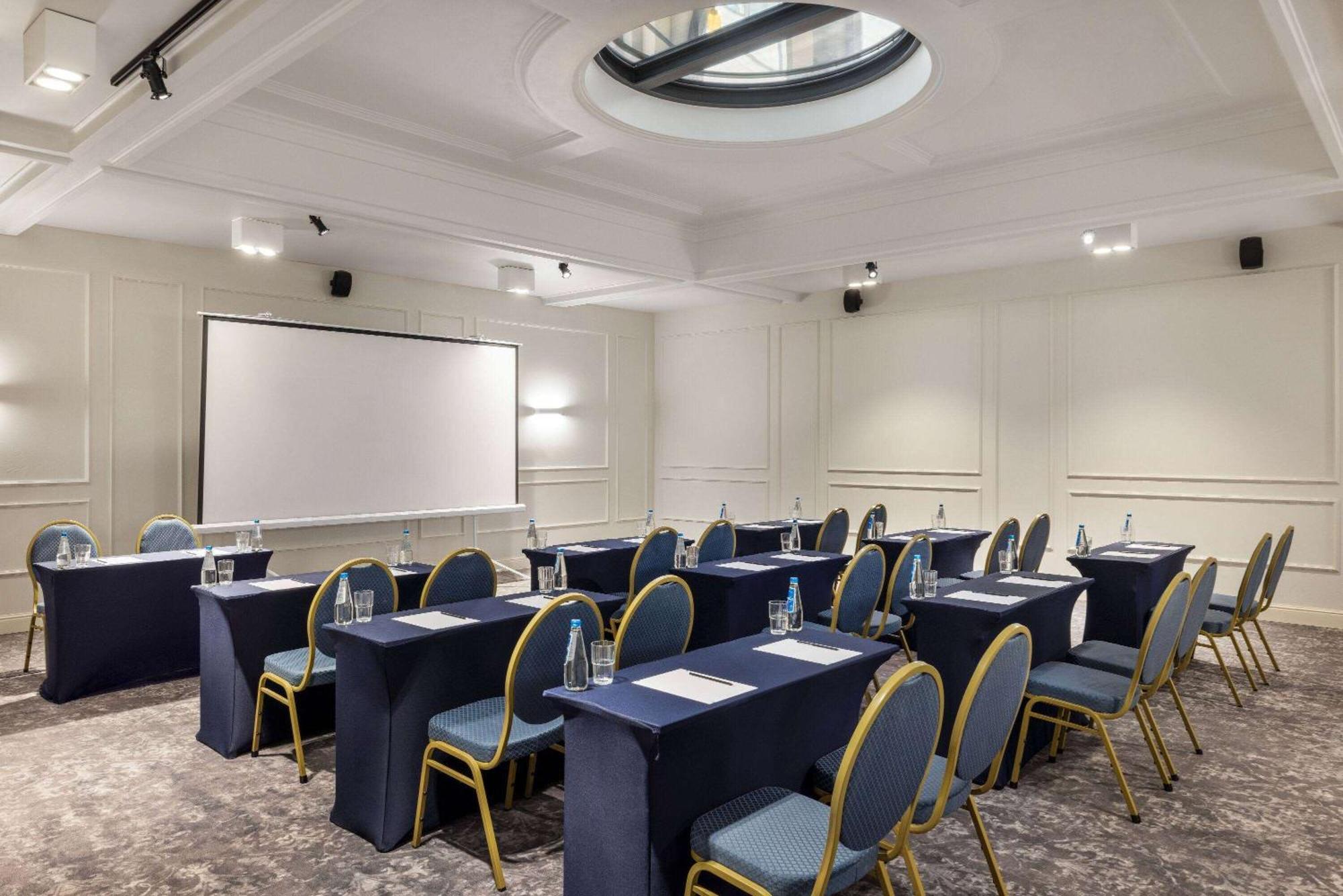 Wyndham Grand Krakow Old Town Hotel Luaran gambar Meeting room