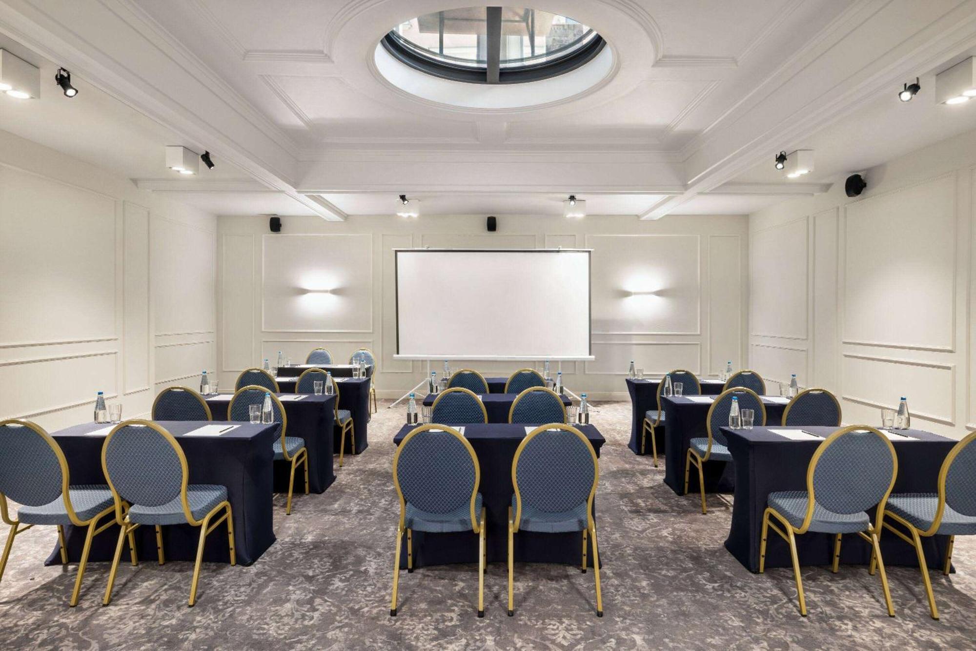 Wyndham Grand Krakow Old Town Hotel Luaran gambar The meeting room