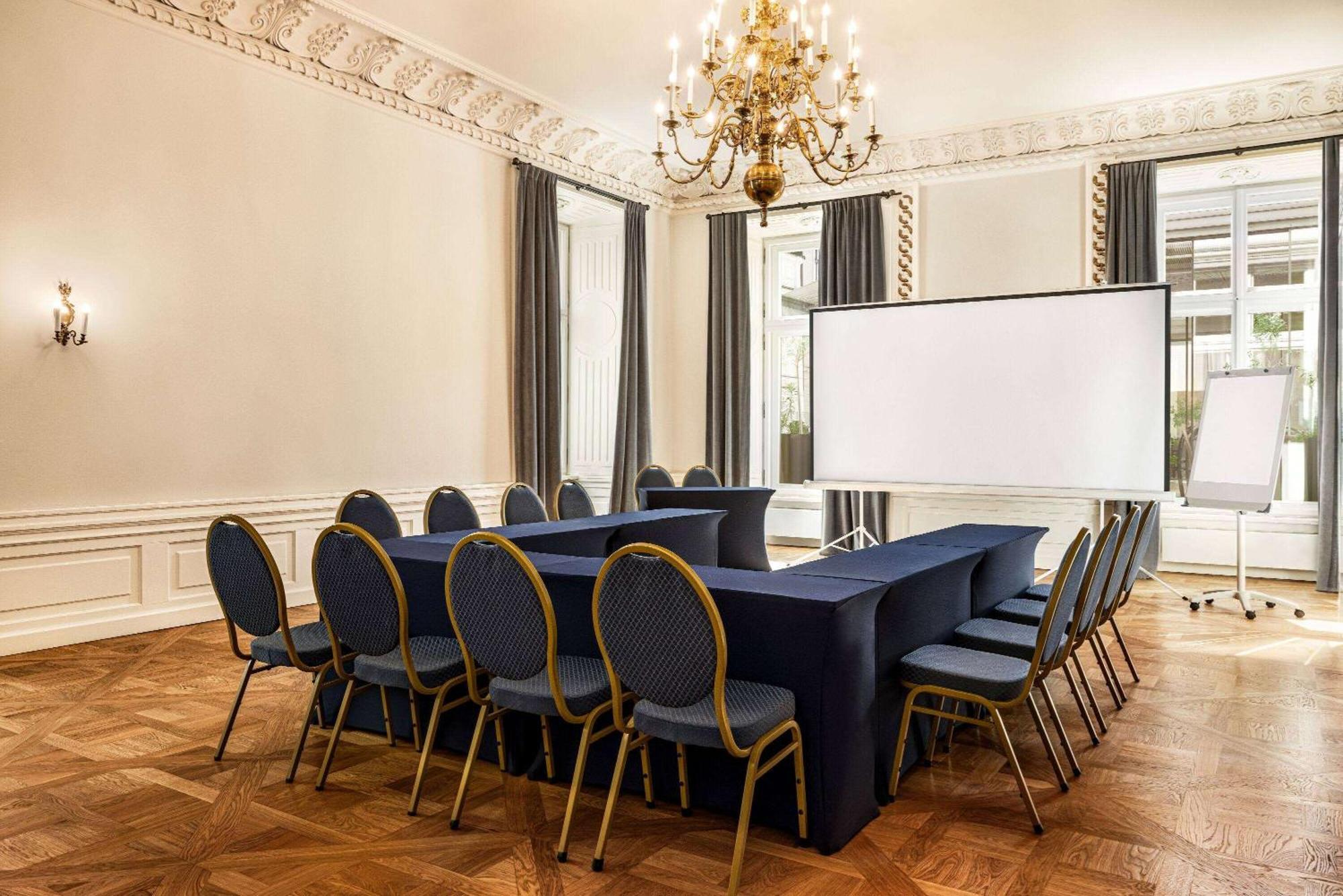 Wyndham Grand Krakow Old Town Hotel Luaran gambar The conference room